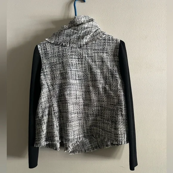 Anne Klein Stylish Black and Gray Women's Sweater Size M - Picture 2 of 3